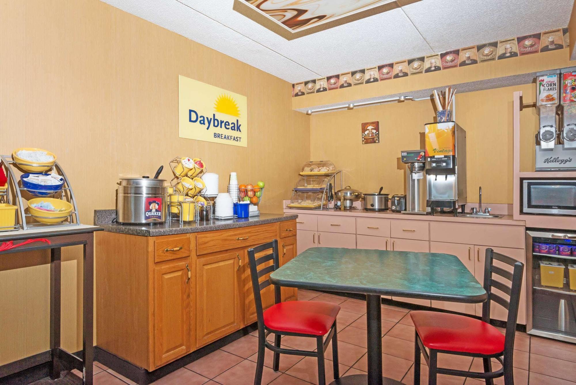 Hotel Days By Wyndham Dayton Northeast *